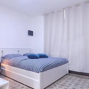 Maison Lydie - Meuble De 3 Etoiles , Charleroi Belgien